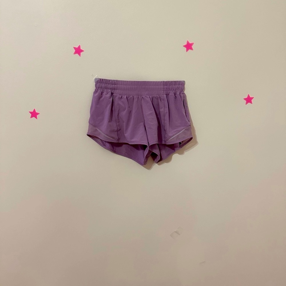 LULULEMON DISCONTINUED PURPLE SIZE 4 HOTTIE HOT SHORTS 🤍💕